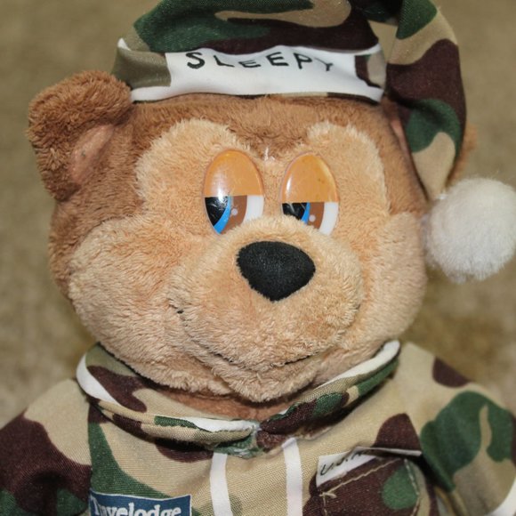 Travelodge Hotel US Army Sleepy Teddy Bear Plush Stuffed Animal Camo Toy 13" HTF - Picture 2 of 8